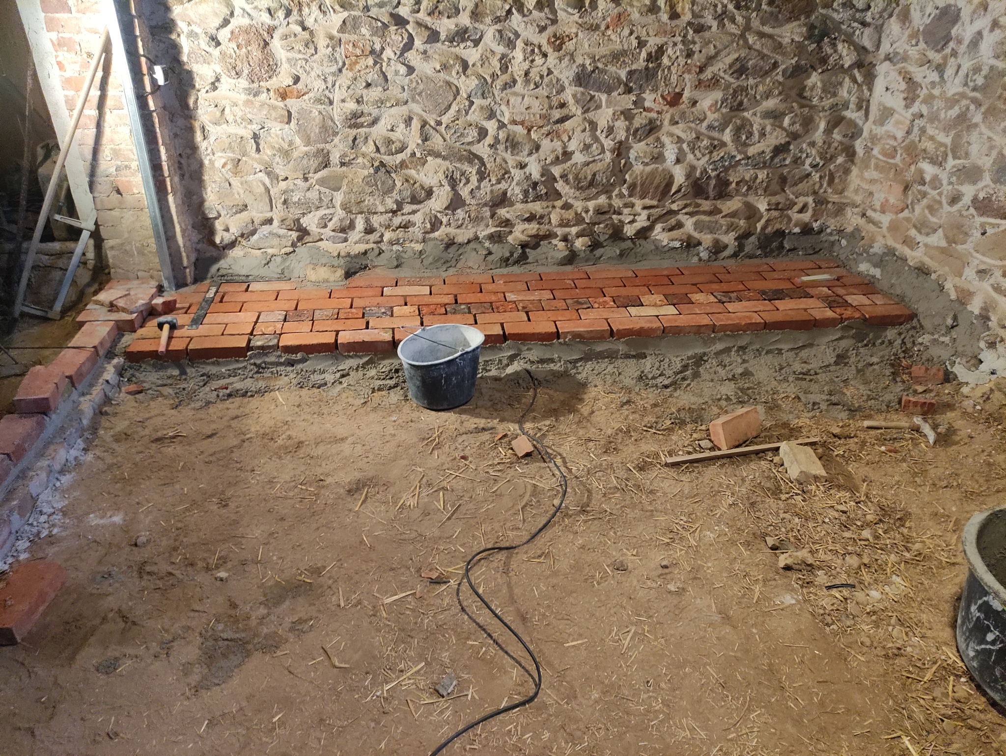 Rustic clay bricks for old barn - European Clay Bricks
